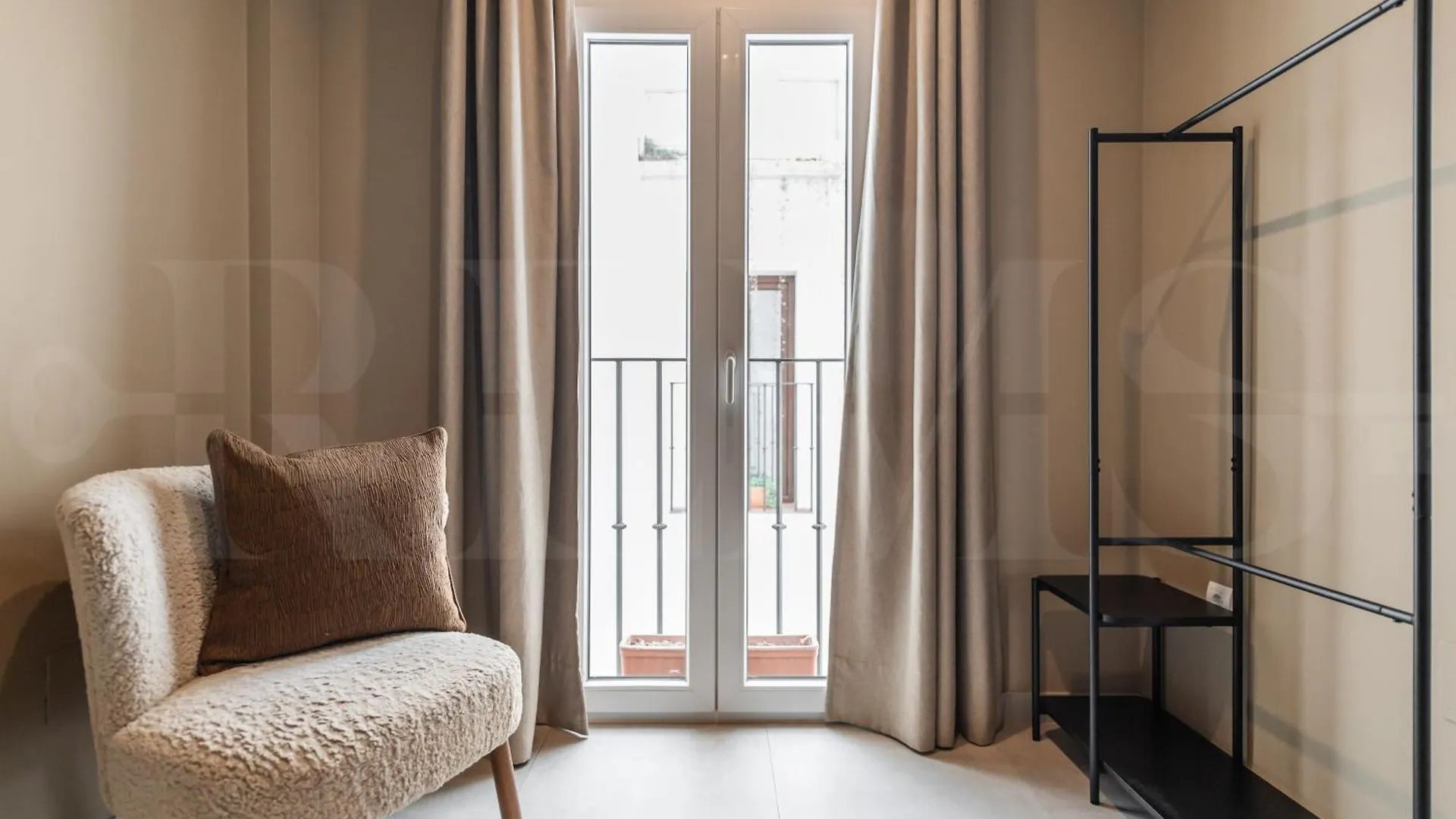 Apartment Penthouse & Private Rooftop In The Heart Of Malaga By Rems