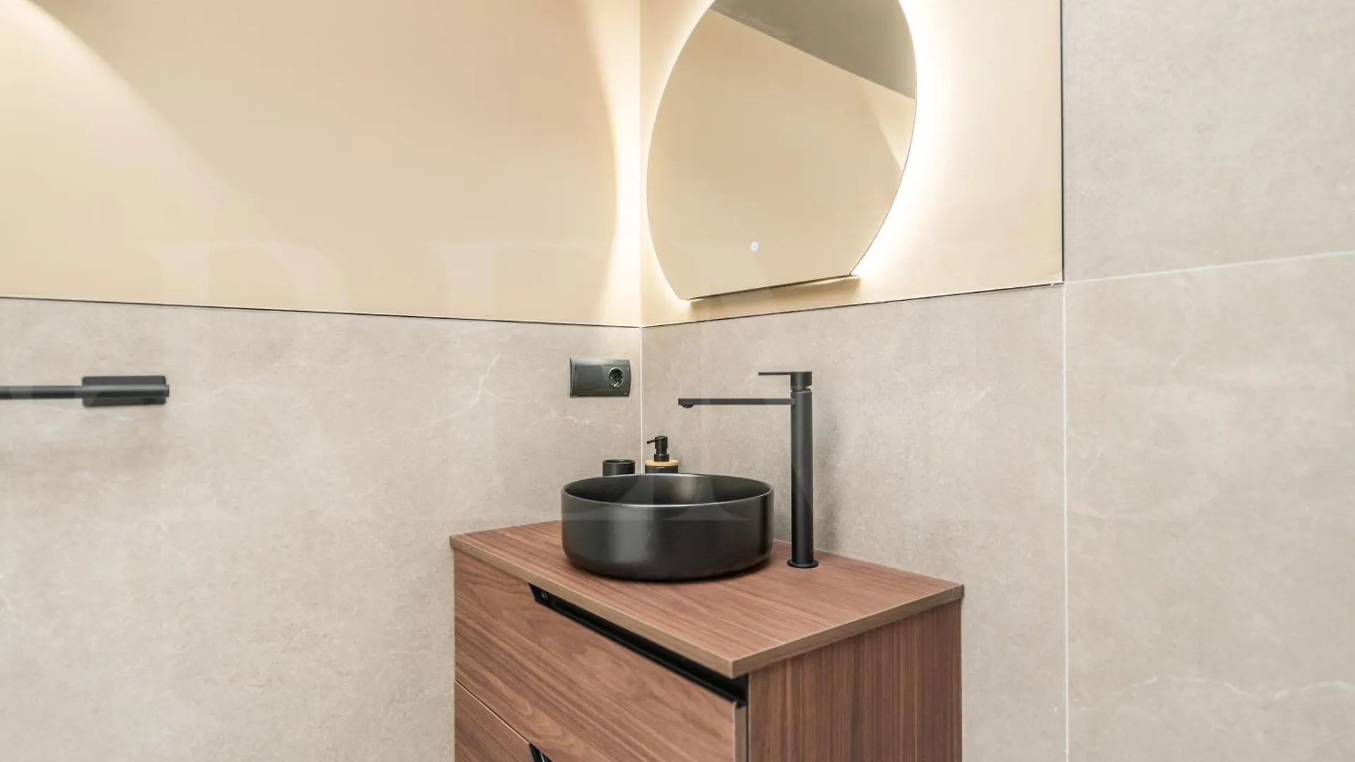 Apartment Penthouse & Private Rooftop In The Heart Of Malaga By Rems