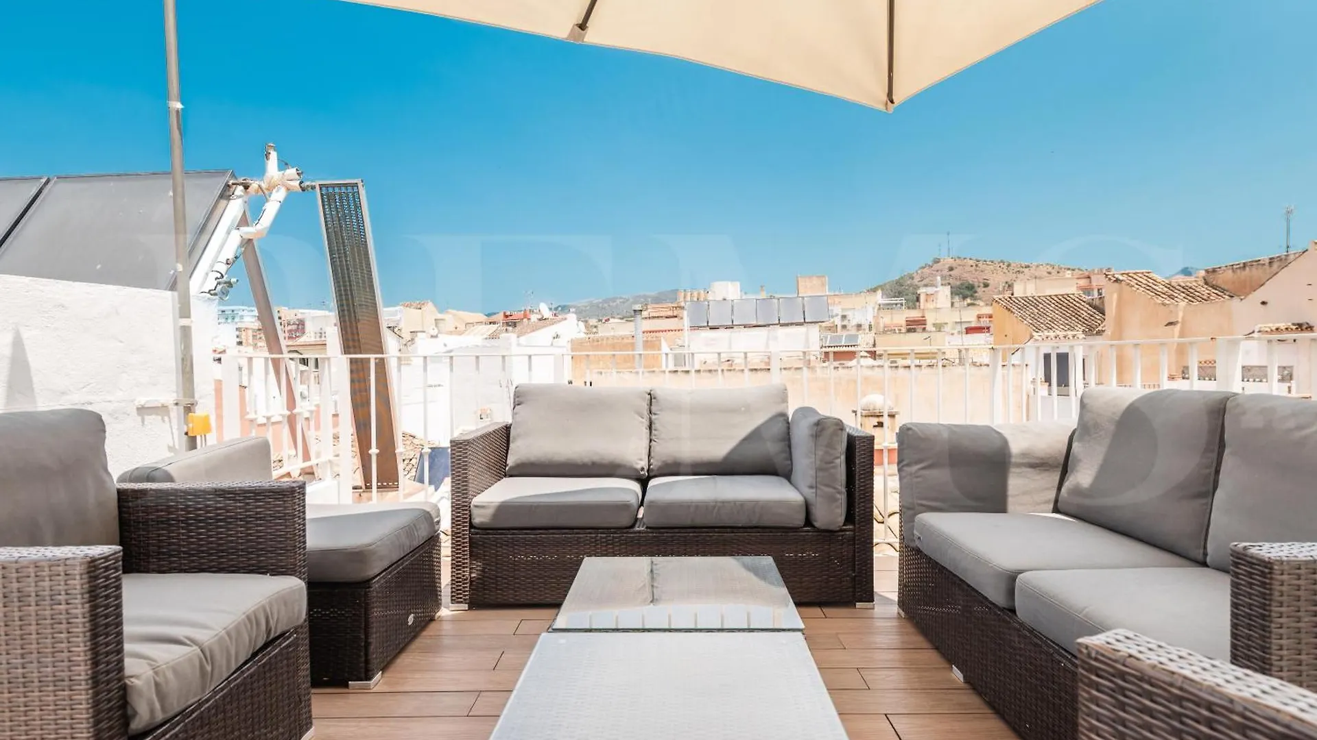 Penthouse & Private Rooftop In The Heart Of Malaga By Rems
