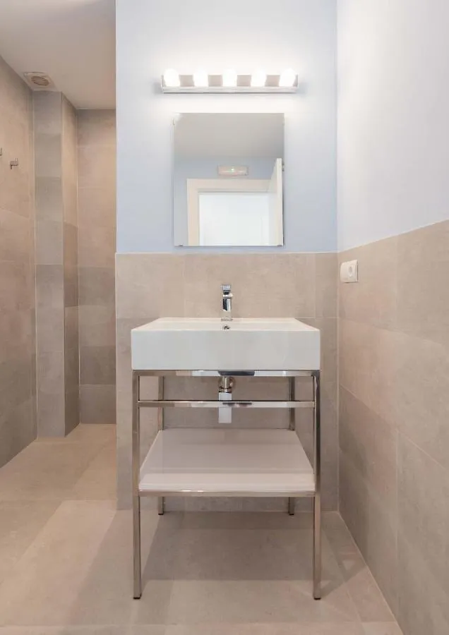 Penthouse & Private Rooftop In The Heart Of Malaga By Rems شقة